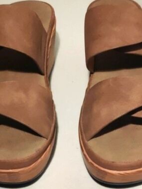Patrizia Womens 40/10 Platform Wedge Slip on Sandal double rounded buckles 